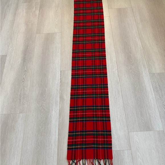 TNA NWT red tartan plaid scarf with fringe. Iconic ARTITZIA accessory for Winter - Picture 10 of 12